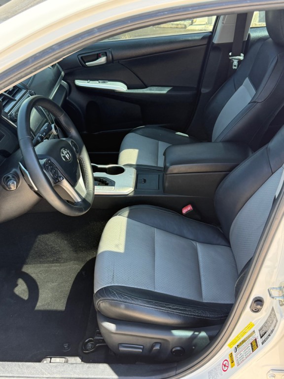 2014 Toyota Camry Image 8