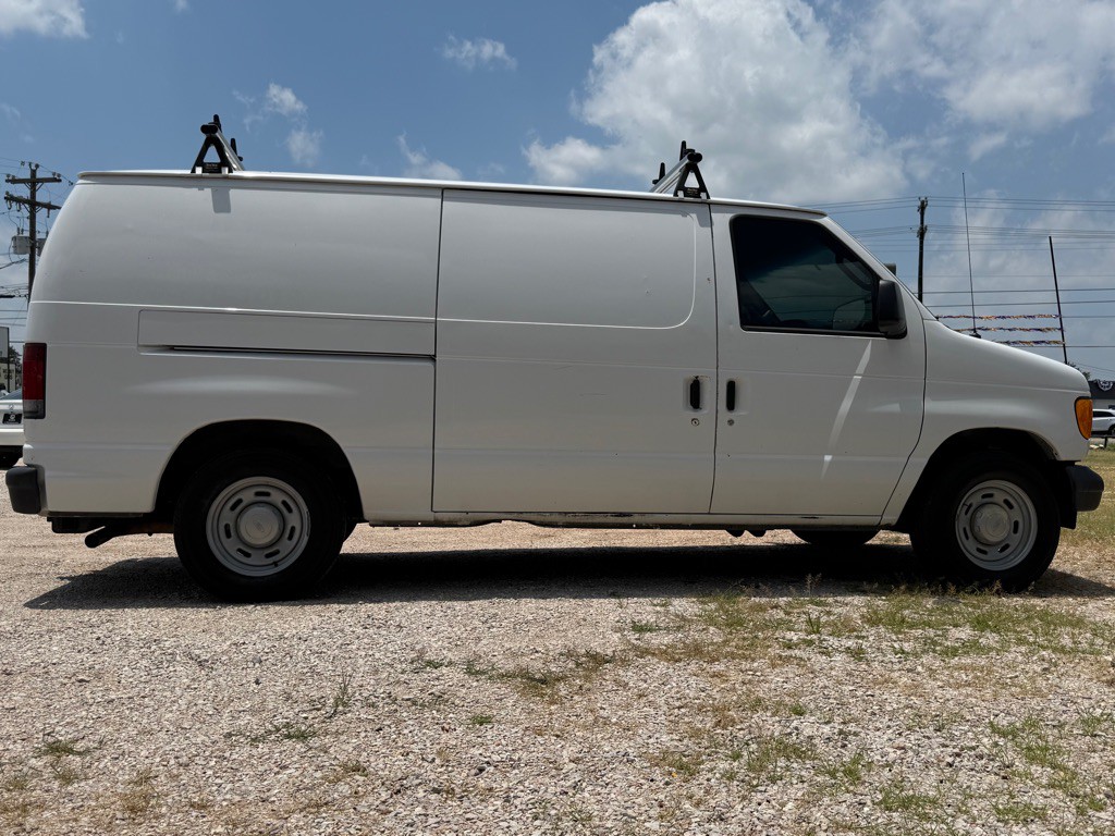 2006 Ford Econoline Image 3