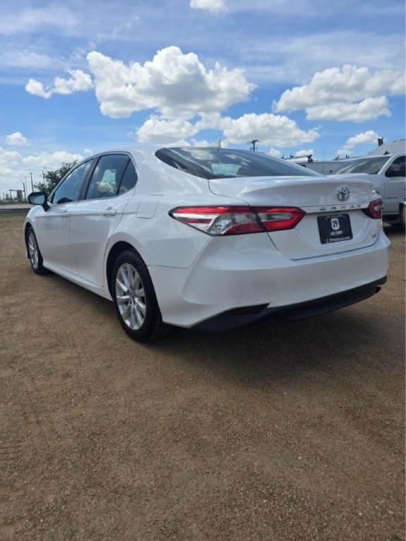 2019 Toyota Camry Image 4