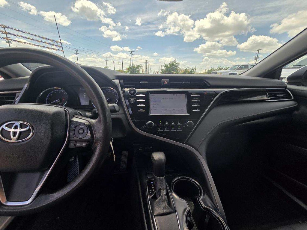 2019 Toyota Camry Image 5