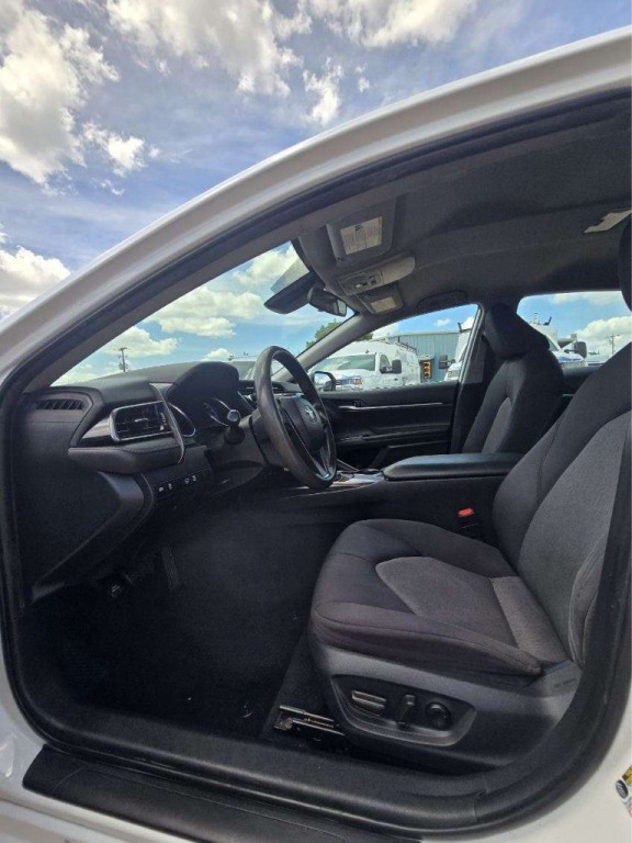 2019 Toyota Camry Image 6