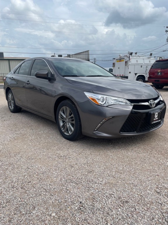 2017 Toyota Camry Image 3