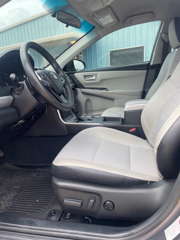 2017 Toyota Camry Image 5