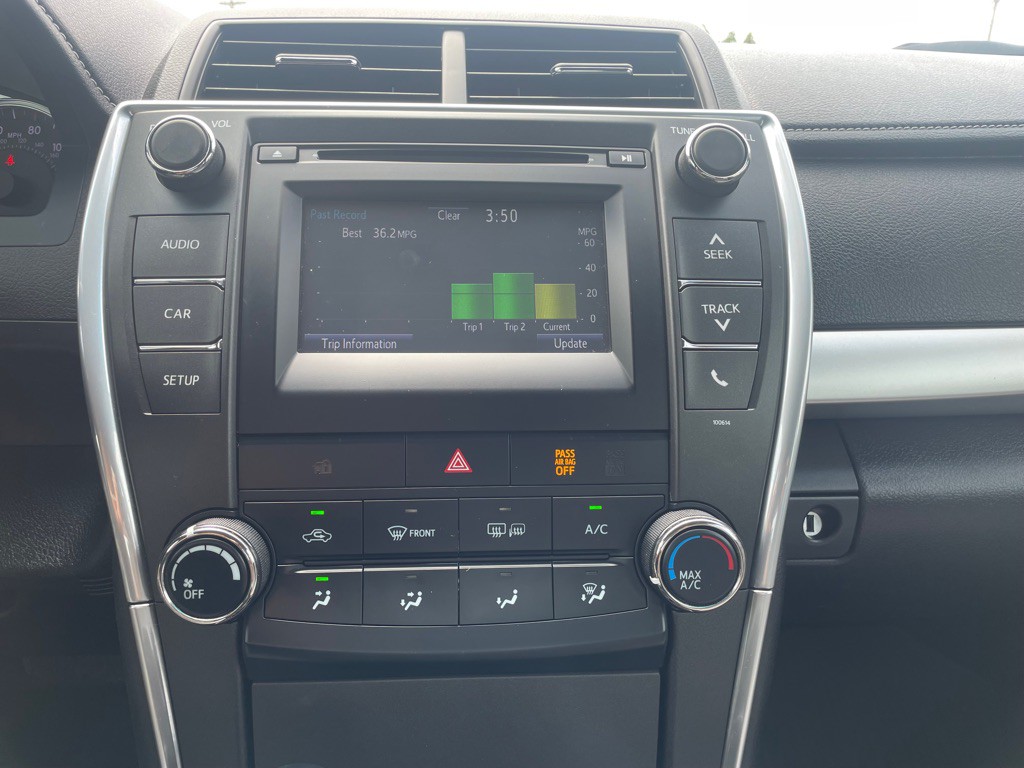 2017 Toyota Camry Image 7