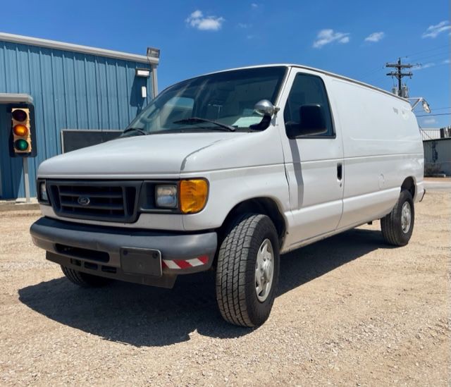 2006 Ford Econoline Image 1