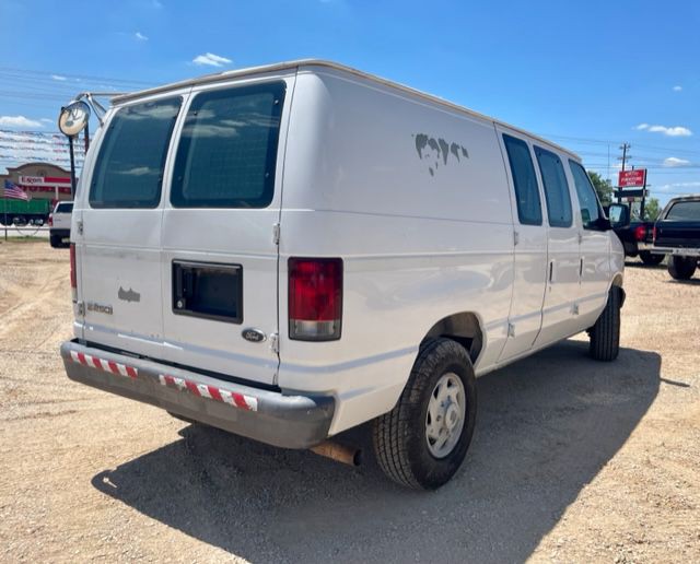 2006 Ford Econoline Image 4