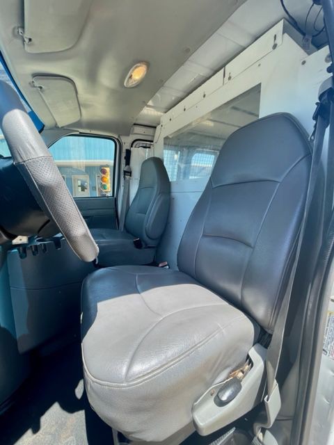 2006 Ford Econoline Image 8