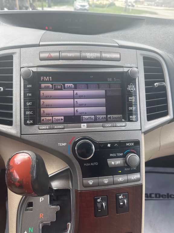 2010 Toyota Venza Image 11
