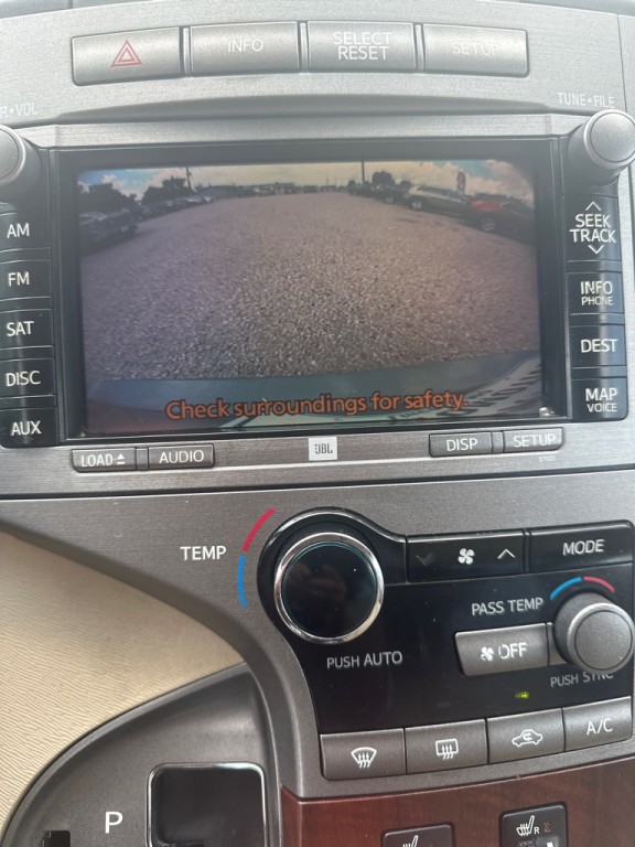2010 Toyota Venza Image 12