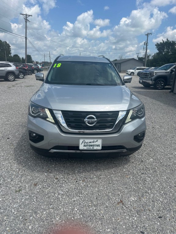 2018 Nissan Pathfinder Image 2