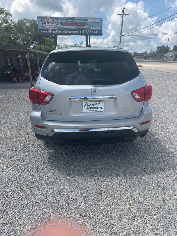 2018 Nissan Pathfinder Image 4