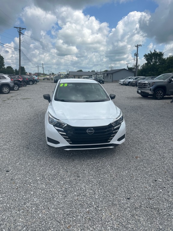 2023 Nissan Versa Image 2