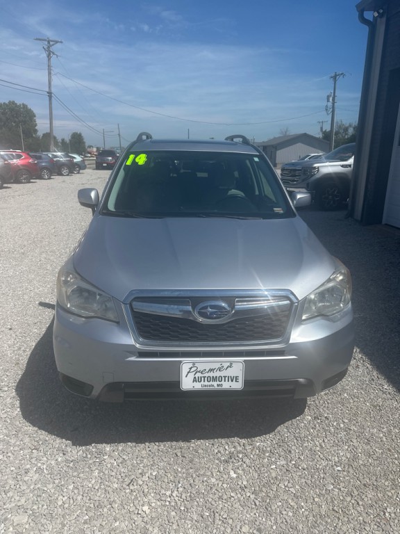 2014 Subaru Forester Image 2