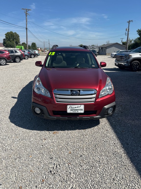 2013 Subaru Outback Image 2
