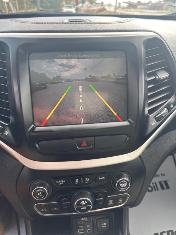 2016 Jeep Cherokee Image 10