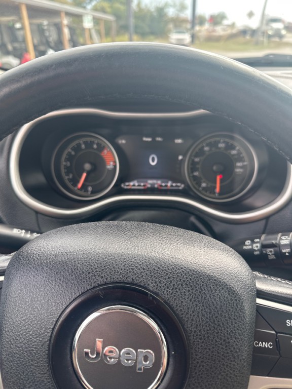 2016 Jeep Cherokee Image 13