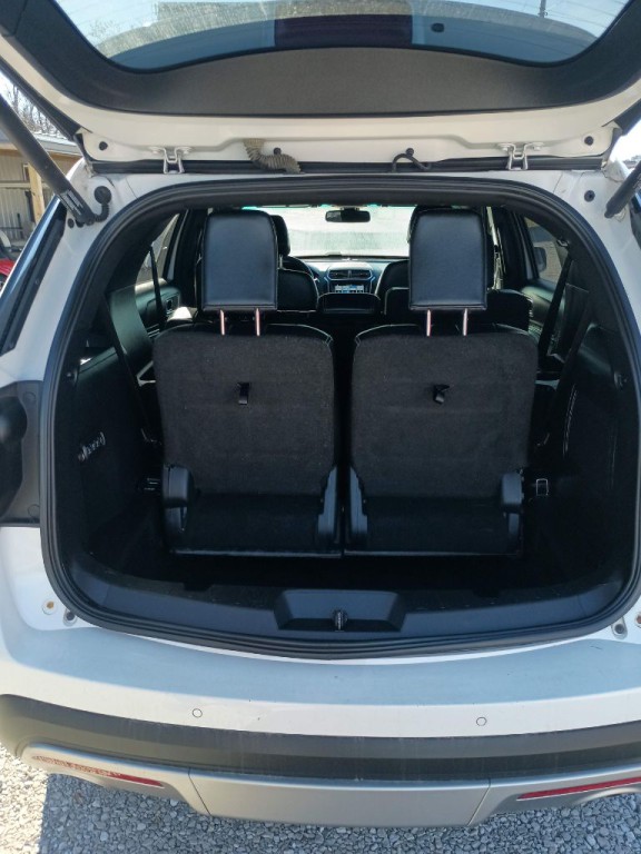 2017 Ford Explorer Image 1