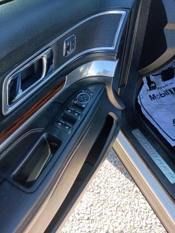 2017 Ford Explorer Image 11