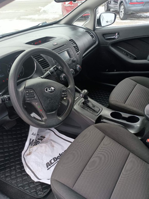2016 Kia Forte Image 11