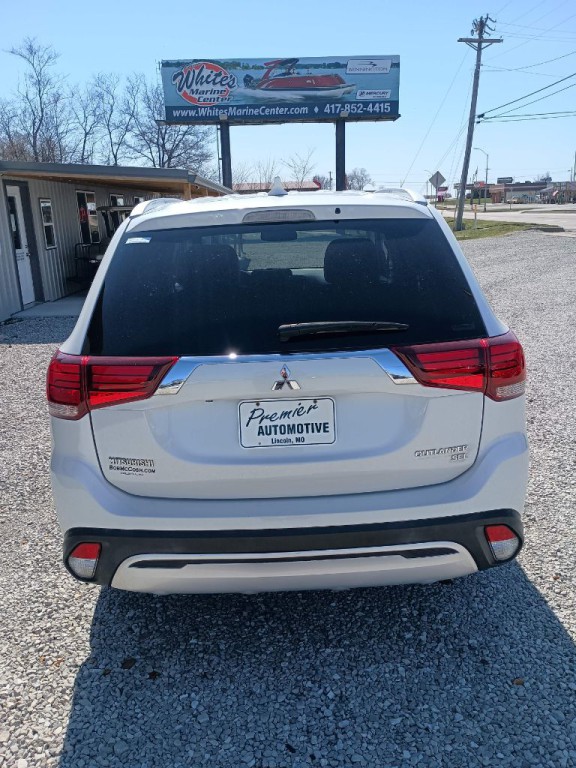 2019 Mitsubishi Outlander Image 1