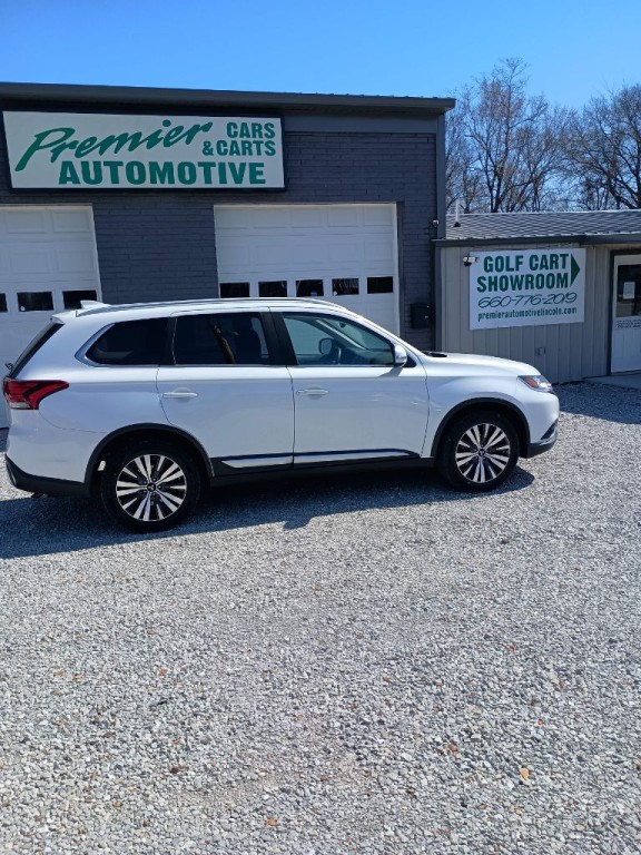 2019 Mitsubishi Outlander Image 2
