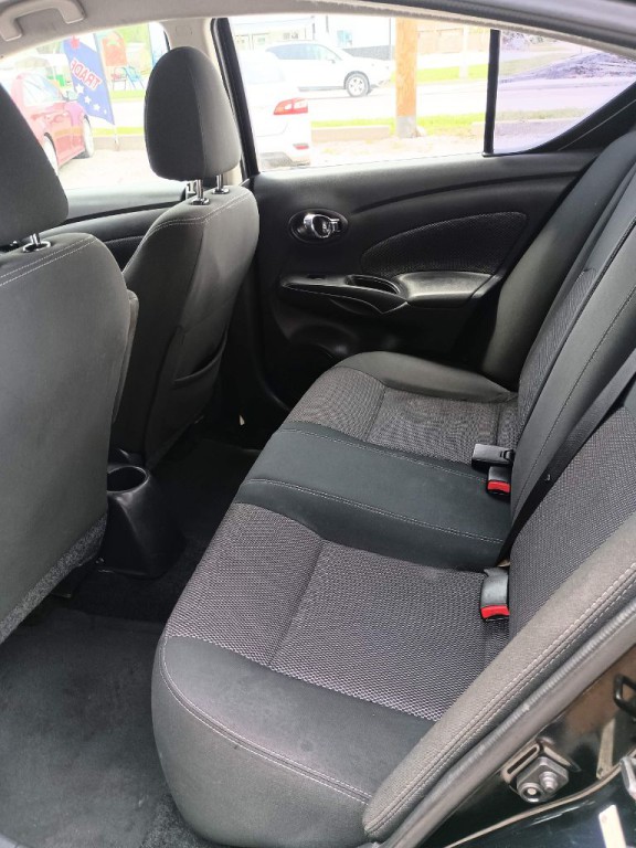 2019 Nissan Versa Image 12