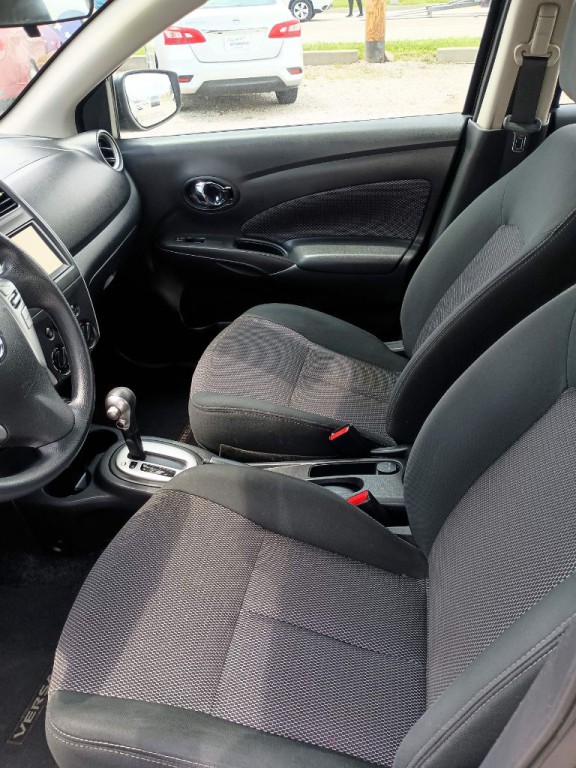 2019 Nissan Versa Image 13