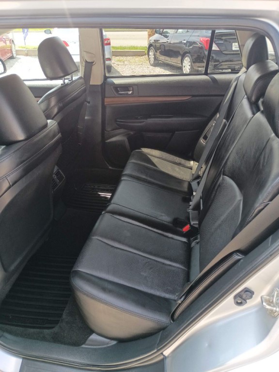 2014 Subaru Outback Image 5