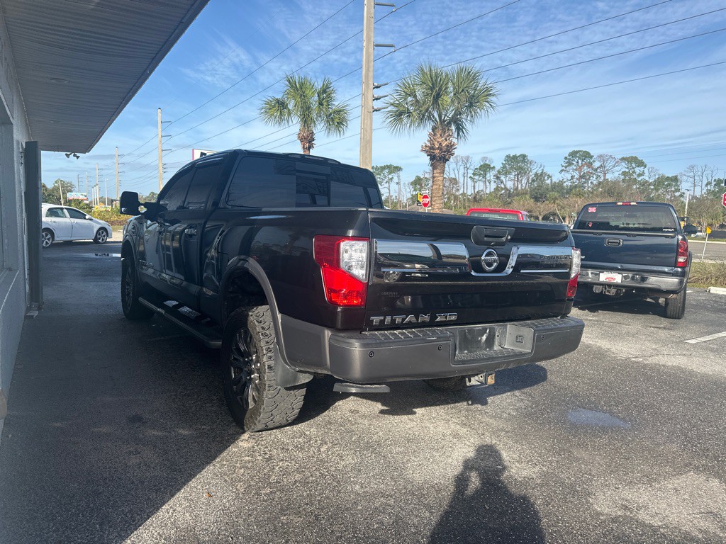 2016 Nissan Titan Image 3