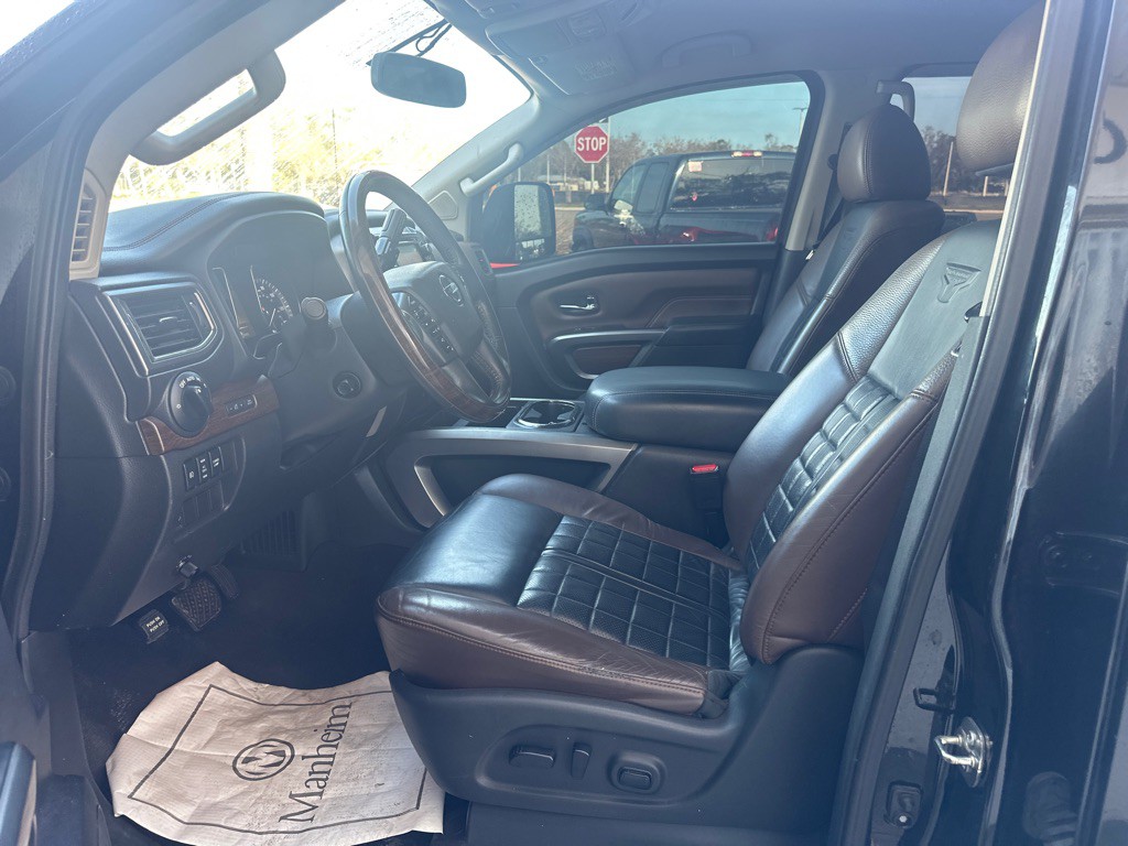 2016 Nissan Titan Image 7