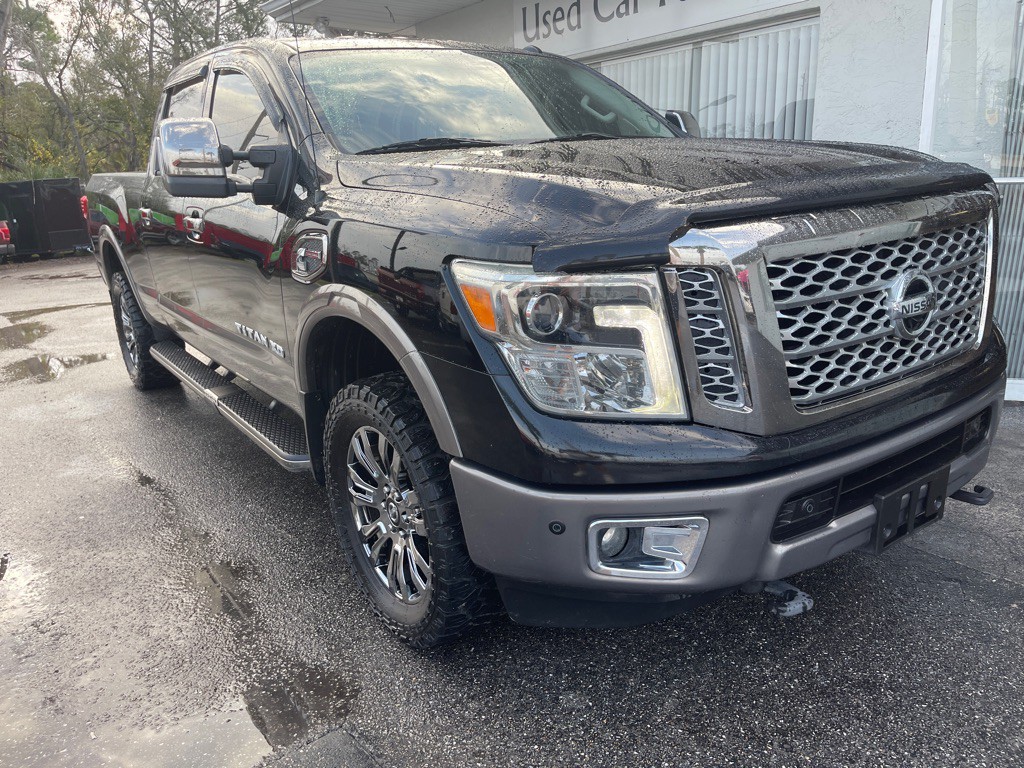 2016 Nissan Titan Image 8