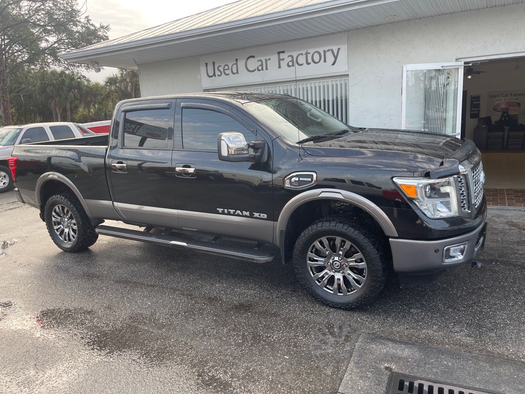 2016 Nissan Titan Image 11