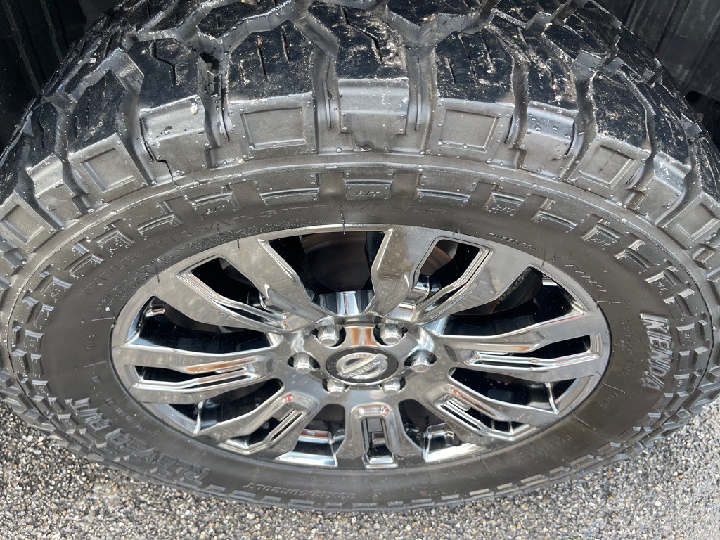 2016 Nissan Titan Image 12