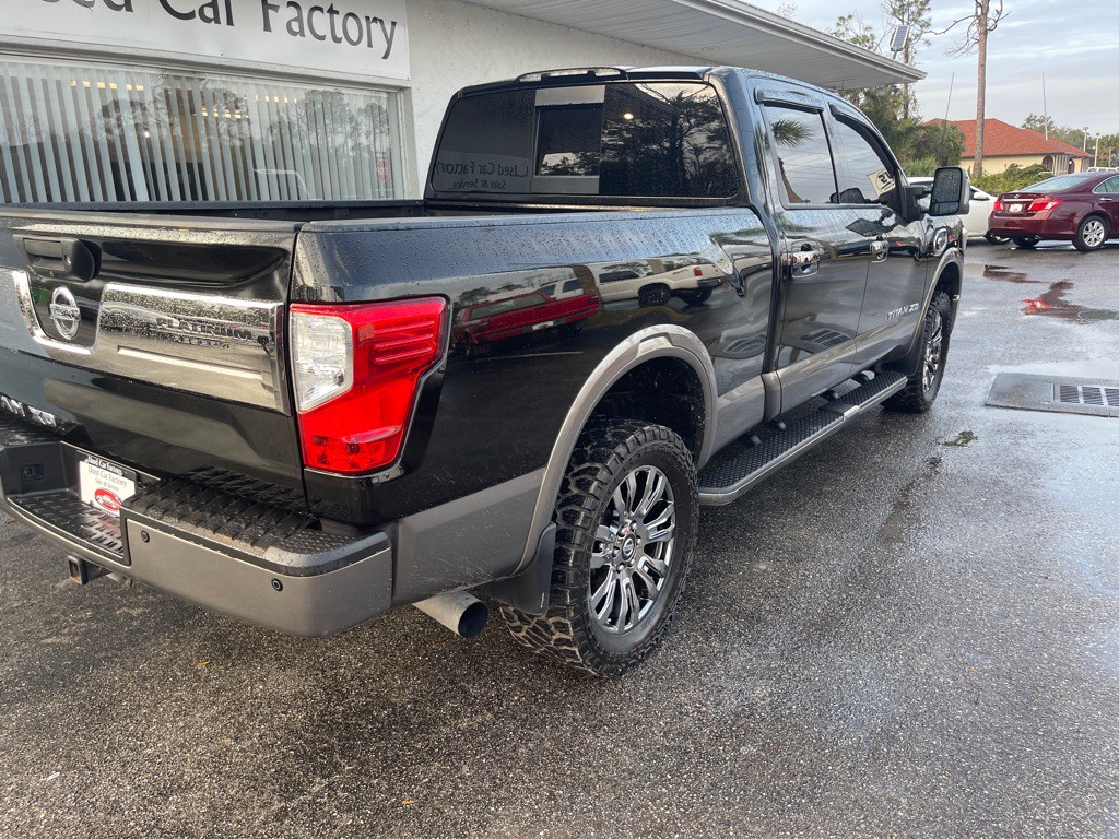 2016 Nissan Titan Image 13