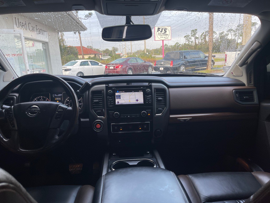 2016 Nissan Titan Image 17