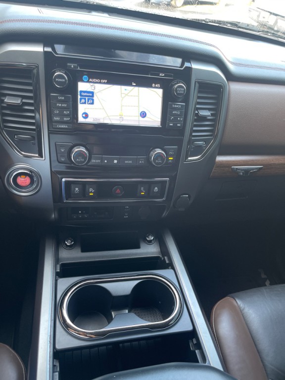 2016 Nissan Titan Image 20