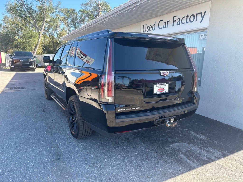 2016 Cadillac Escalade Image 4