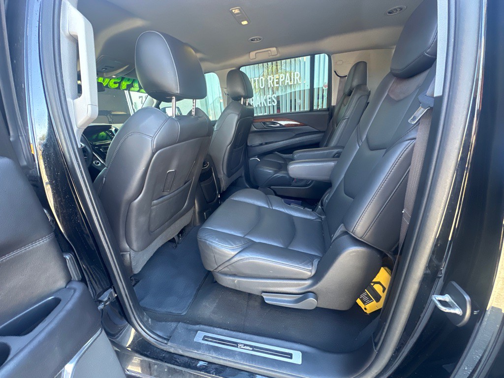 2016 Cadillac Escalade Image 6