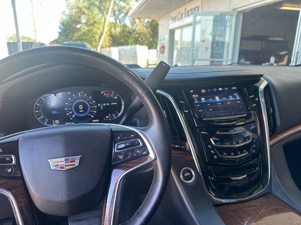 2016 Cadillac Escalade Image 7