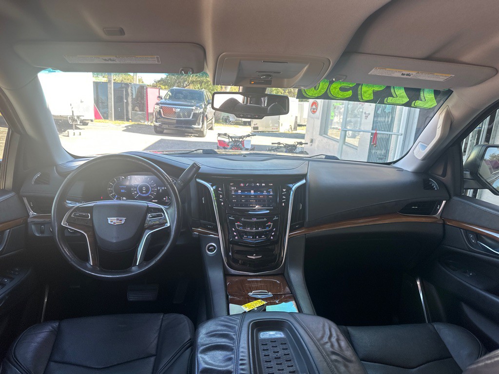2016 Cadillac Escalade Image 8