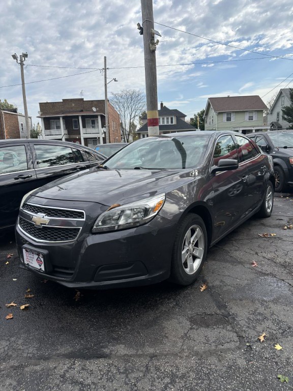 2013 Chevrolet Malibu Image 1