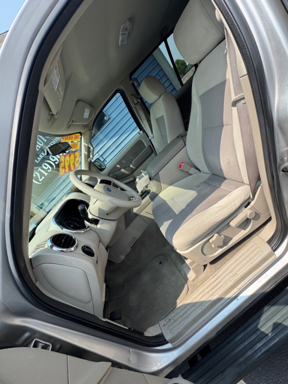 2007 Ford Explorer Image 9