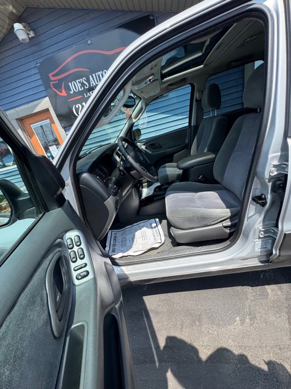 2003 Mazda Tribute Image 9
