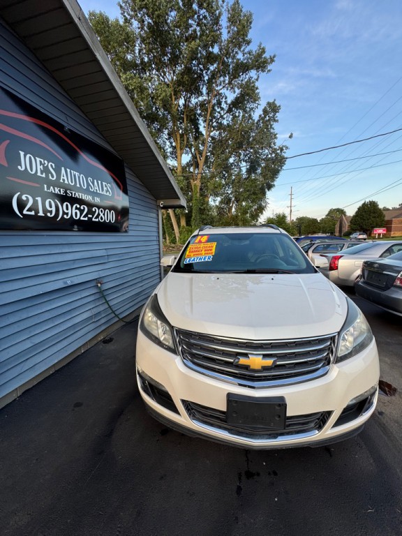 2014 Chevrolet Traverse Image 2