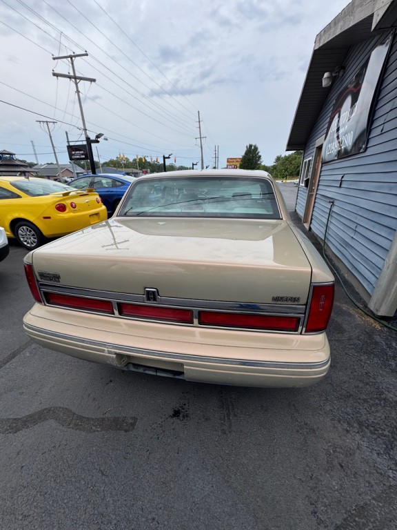 1996 Lincoln Town Car Image 5