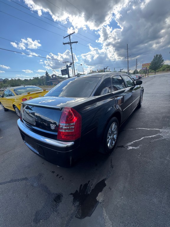 2007 Chrysler 300 Image 4