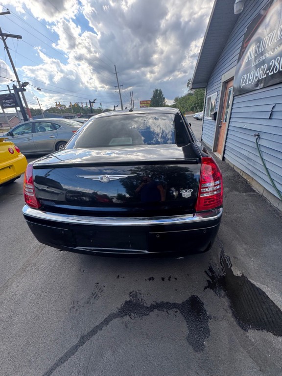 2007 Chrysler 300 Image 5