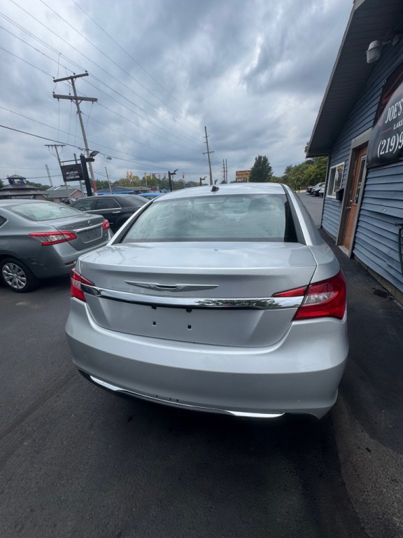 2012 Chrysler 200 Image 5