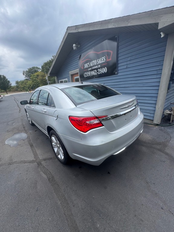 2012 Chrysler 200 Image 6