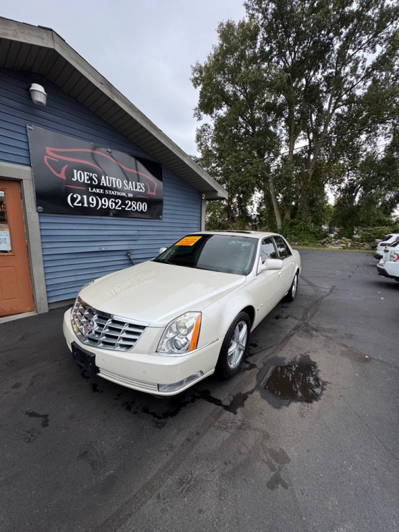 2008 Cadillac DTS Image 1